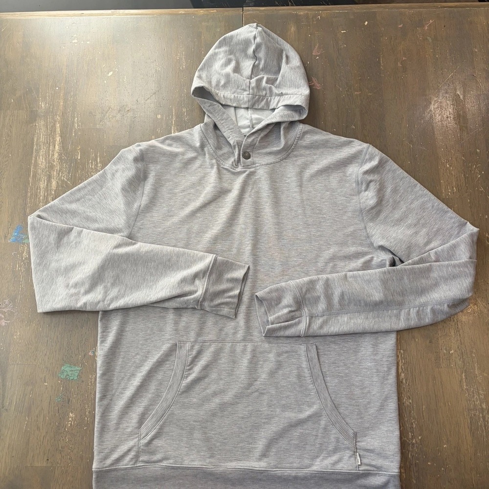 Vuori Austin Hoodie Men's Size Medium Dreamknit Gray Hooded Pullover Athletic